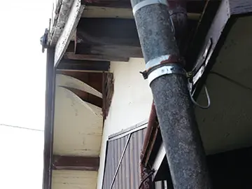 屋根が腐った状態